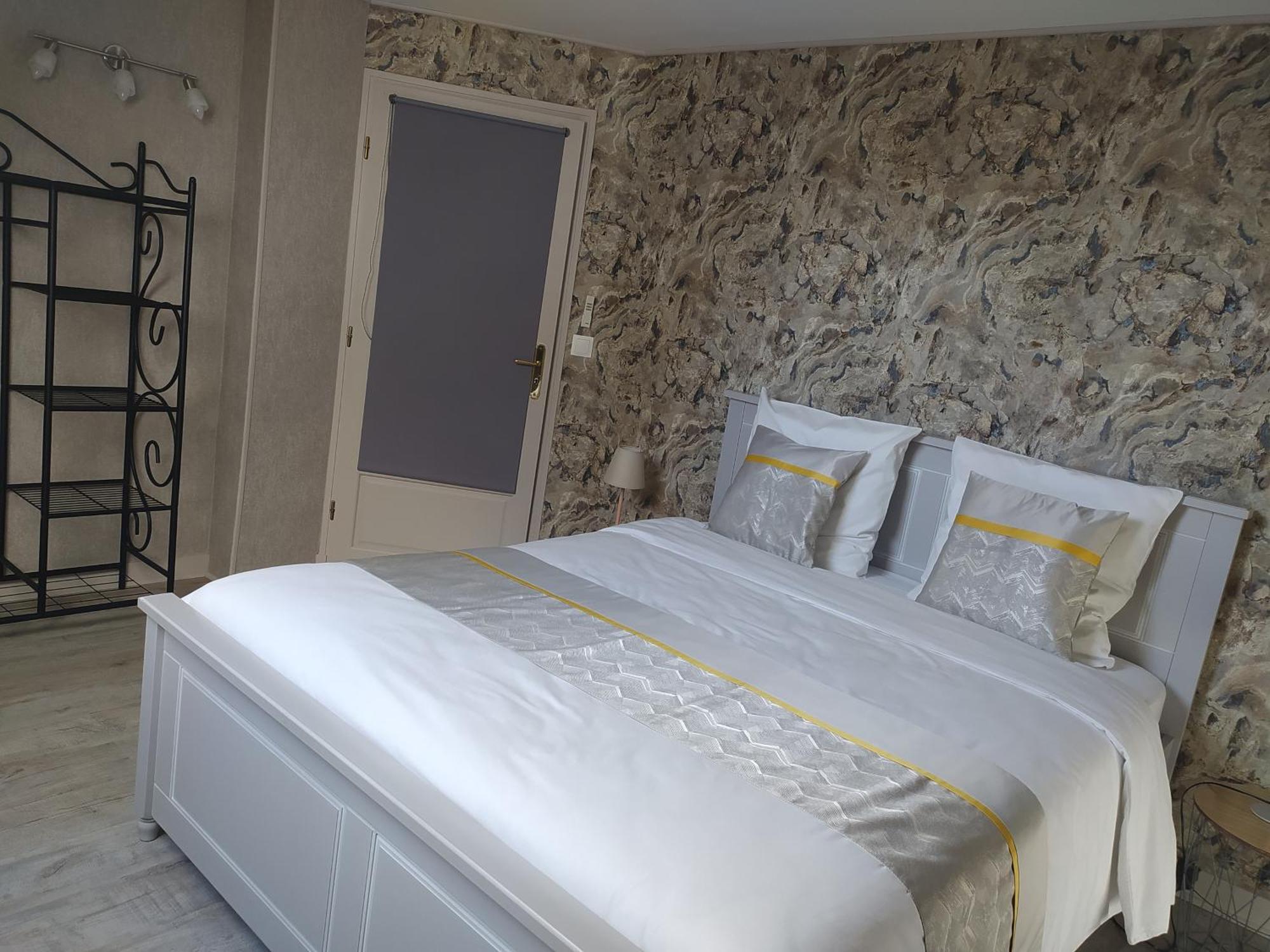 Des Roux Et Des Pious Suite De 35 A 60 M2 Et 3 Chambres Pour Groupe De 2 A 6 Personnes Civray-de-Touraine Εξωτερικό φωτογραφία