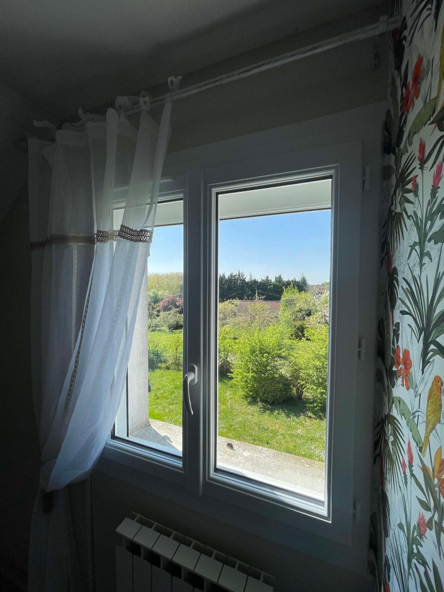 Des Roux Et Des Pious Suite De 35 A 60 M2 Et 3 Chambres Pour Groupe De 2 A 6 Personnes Civray-de-Touraine Εξωτερικό φωτογραφία